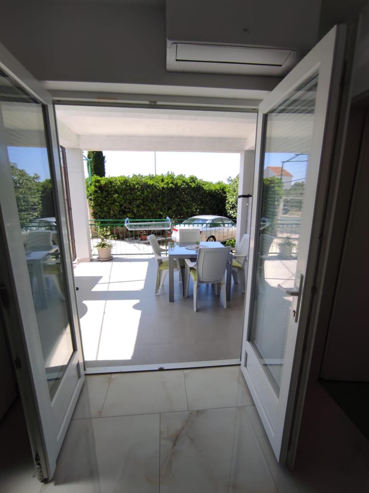 Apartment With Terrace And Garden Pirovac Exterior foto