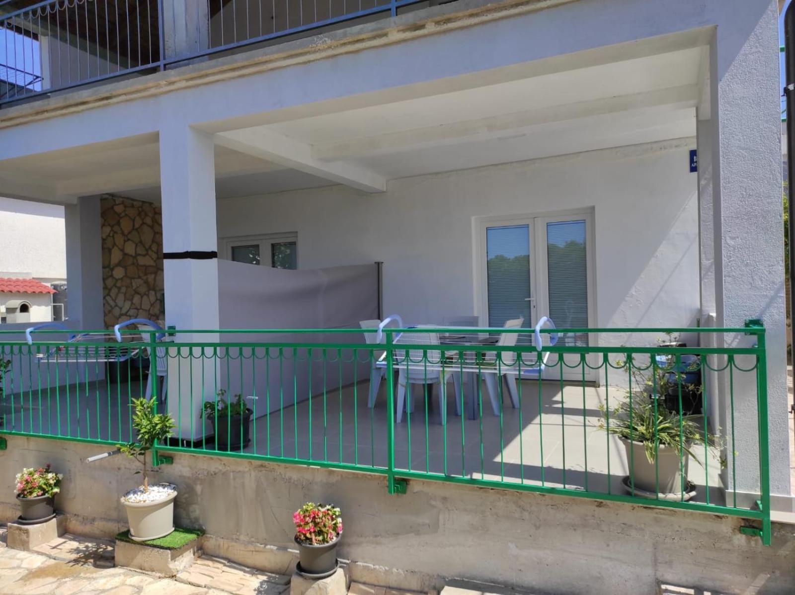 Apartment With Terrace And Garden Pirovac Exterior foto